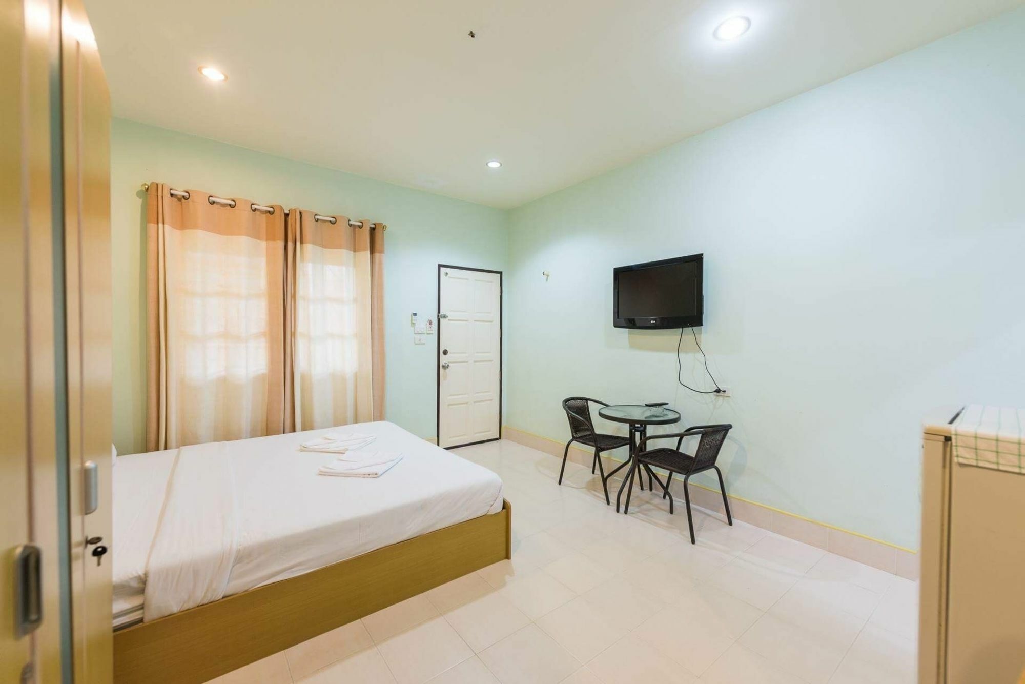 Pachumas Hotel Karon Exteriér fotografie